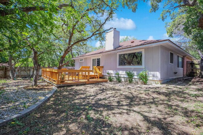 Building Photo - Updated 3 Bed / 2 Bath One-Story Home in San Antonio – Glen Wood Subdivision