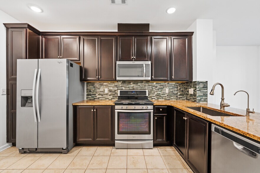 Building Photo - 147 Wesmont Dr