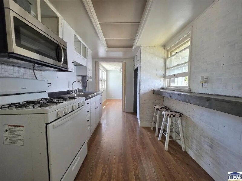 Building Photo - 2621 Sibley Ave