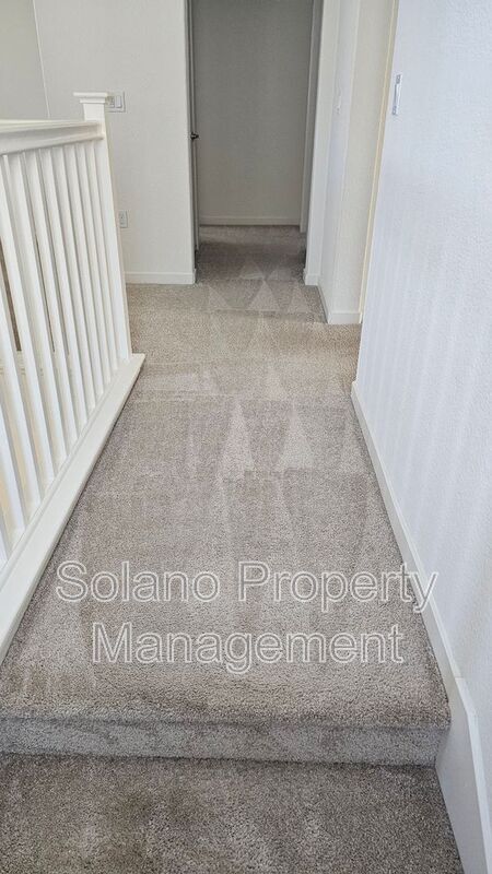 Building Photo - 1317 Essence Ln