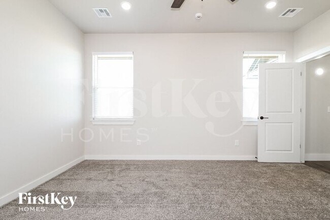 Building Photo - 11245 SW 30th St