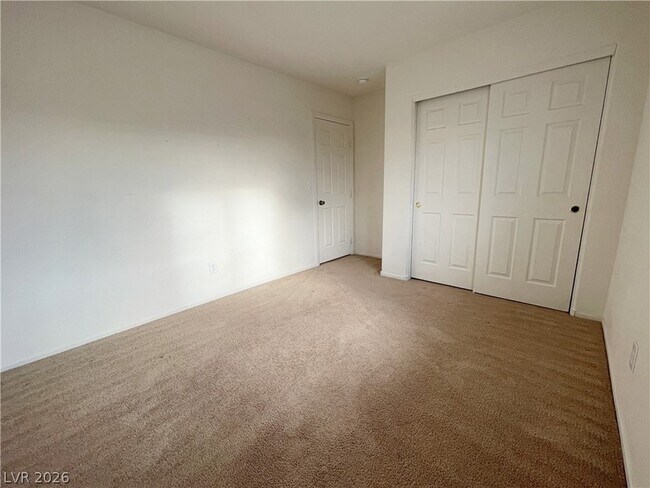 Building Photo - 2825 Woodland Park Ave