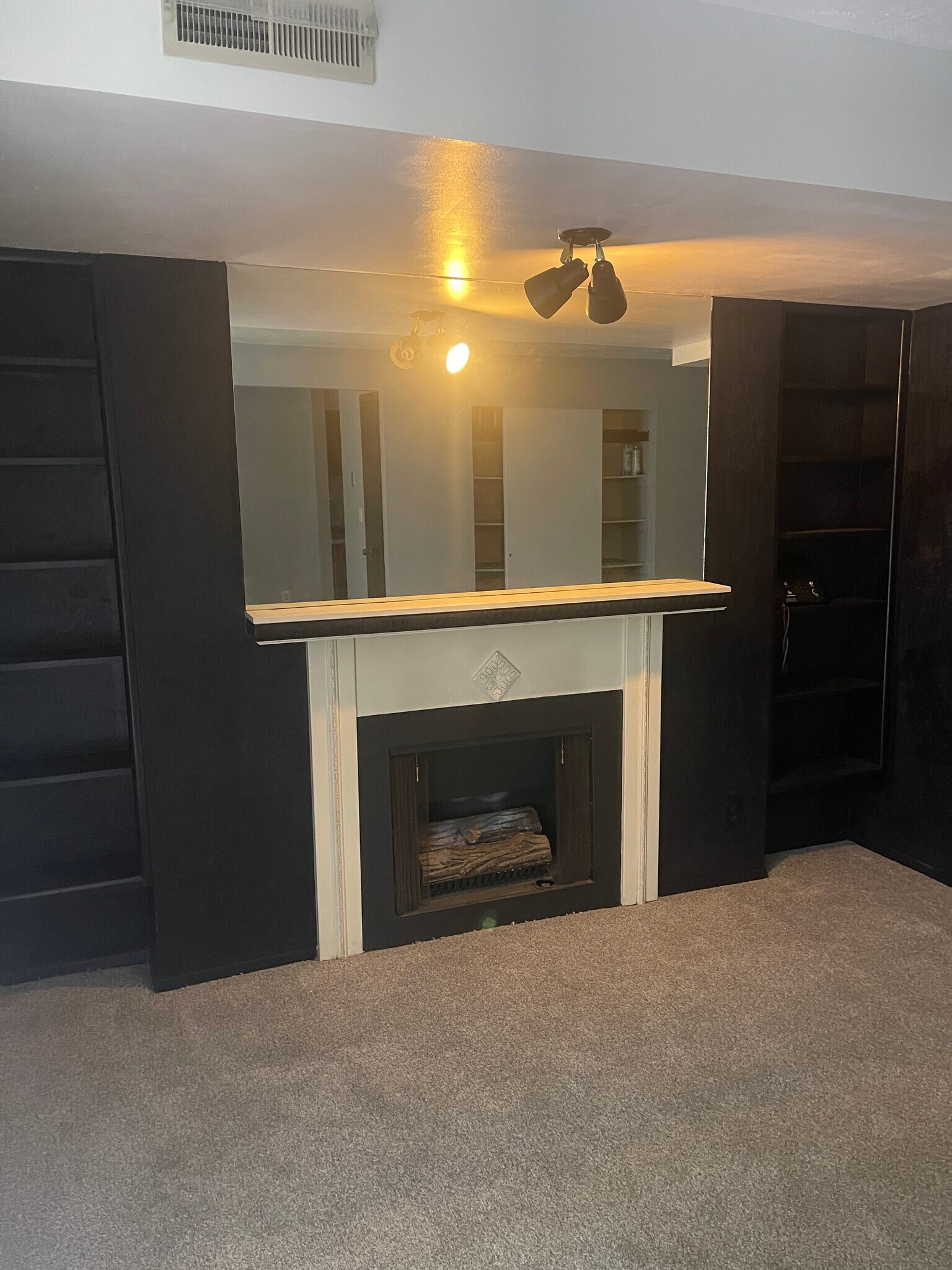 Living area - 167 E 100 N