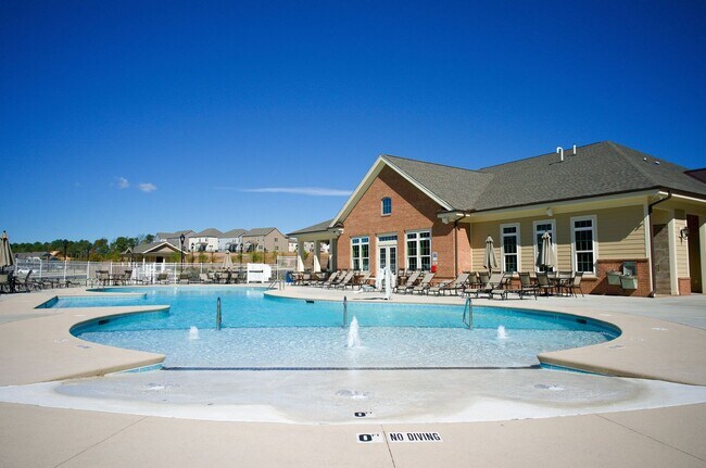 Building Photo - Spacious 2bd/2ba Ranch Style home with impressive club amenities located in Ellis Crossing