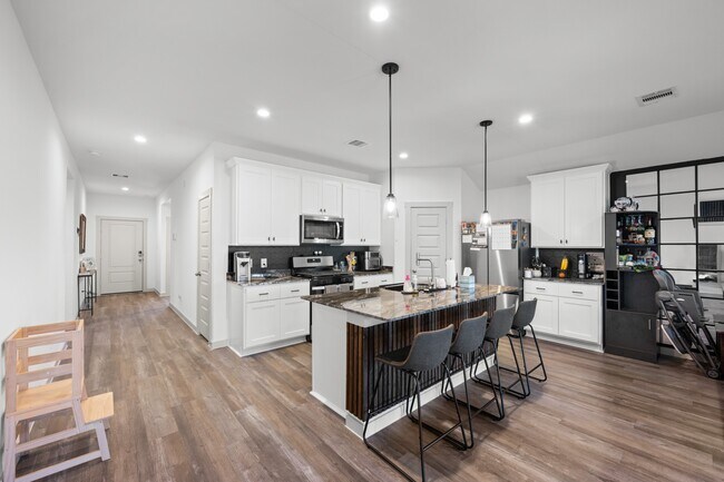 Building Photo - 1054 Great Barracuda Ln
