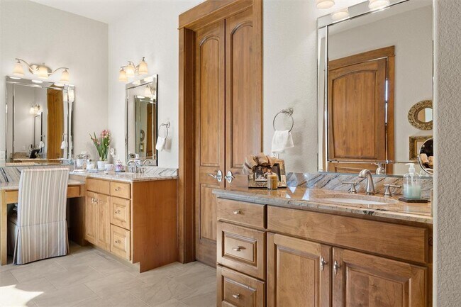 Building Photo - 203 Pristine Dr