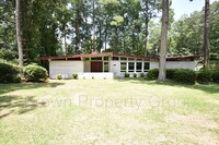 Building Photo - 3202 Cluny Dr