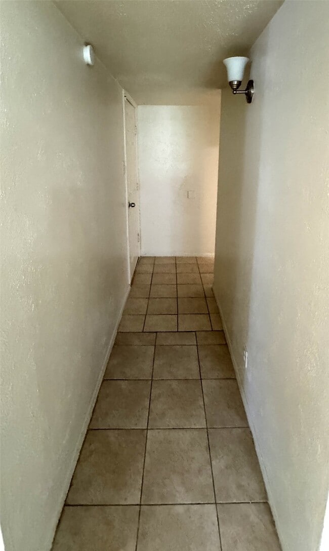 Building Photo - 2006 Quail Valley E Dr