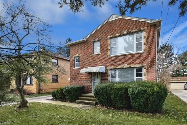 Building Photo - 2346 Westmoor Rd