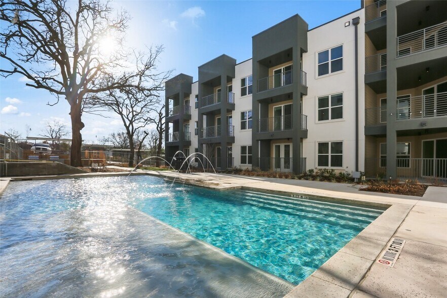 Building Photo - 4801 Springdale Rd