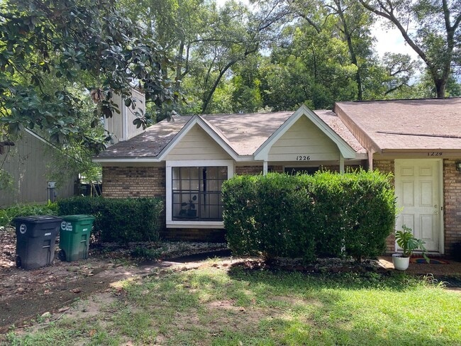 Building Photo - 1226 Brafforton Dr