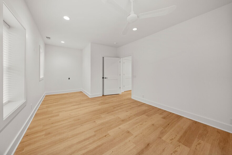 Building Photo - 4245 Troost Ave