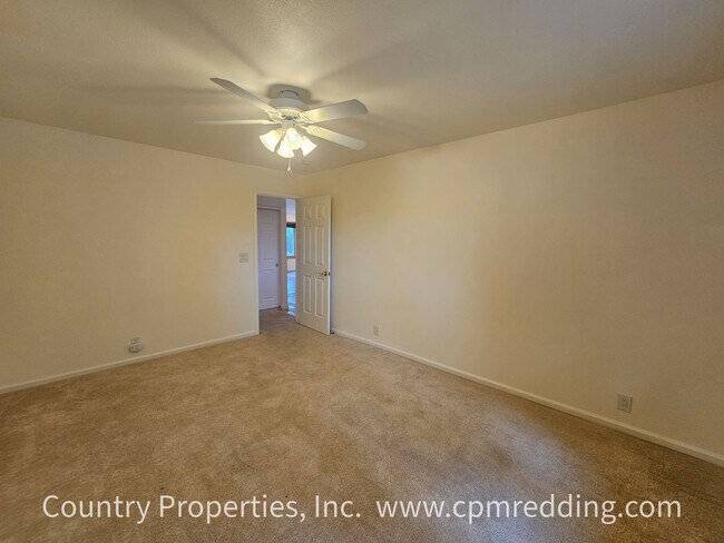 Building Photo - Back On Market! Amazing Short-Term Housing Opportunity in a Custom 4-Bedroom House!