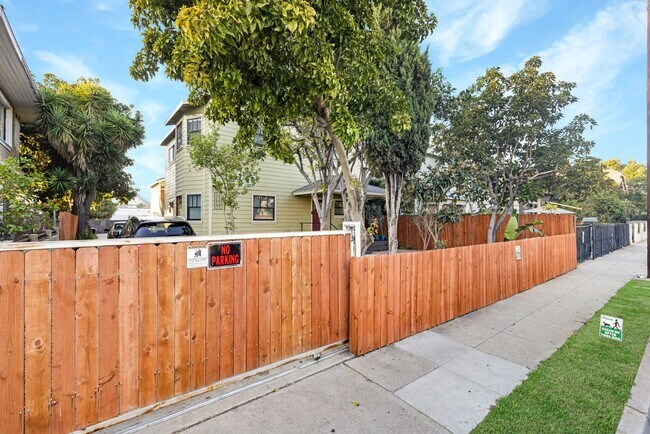 Building Photo - Brand New 2BR/1BA with Downtown LA Views in Historic Pico Union - First Time  on Market!