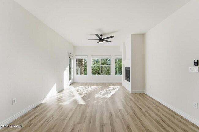 Building Photo - 5350 E Deer Valley Dr