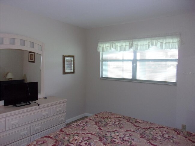 Building Photo - 1811 Bedford Ln