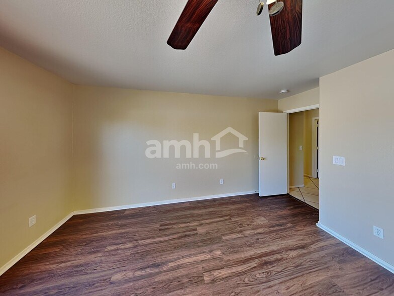Building Photo - 5453 N 77th Ln