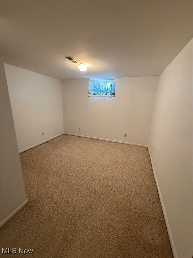 Building Photo - 964 Country Club Dr