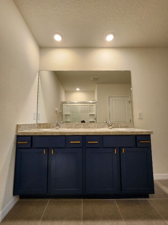Building Photo - Gorgeous 2020 Construction, LIKE NEW!!! 3-Bedroom, 2-Bathroom