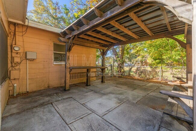 Building Photo - 6303 Delaware Ave