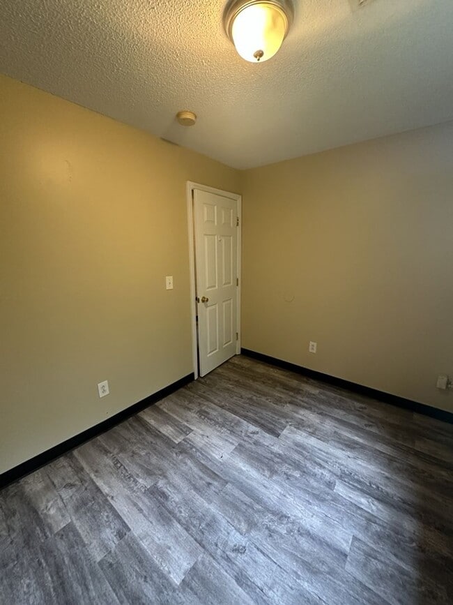 Building Photo - 1529 Mountain View Ct