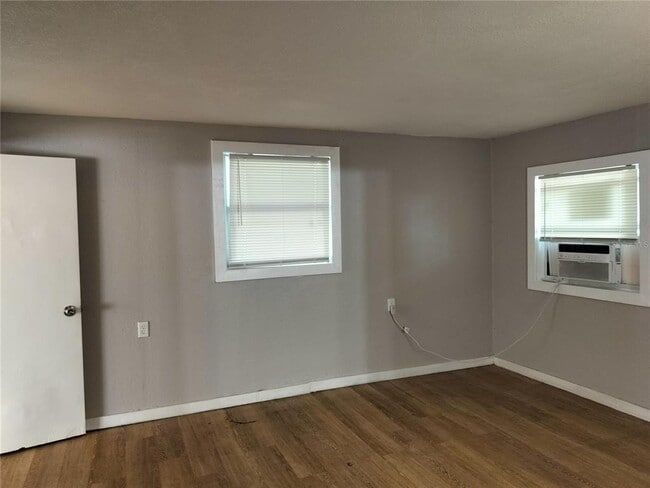 Building Photo - 3635 State Rd 60