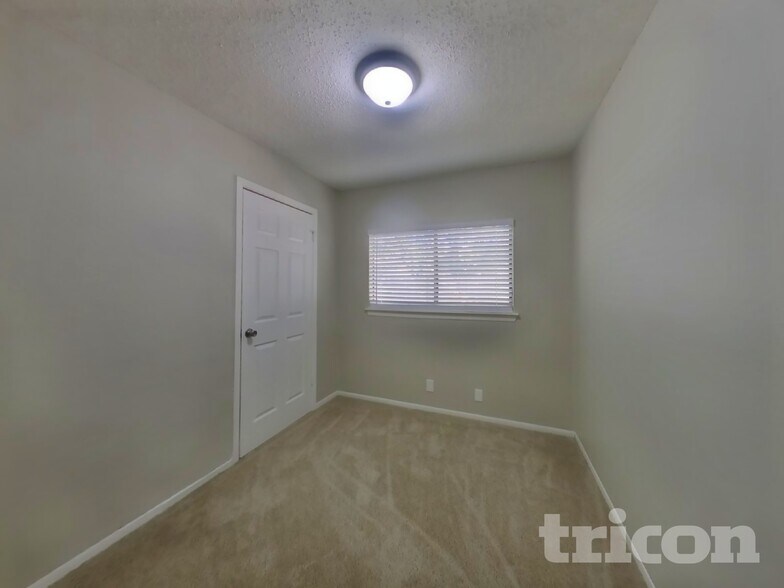 Building Photo - 4111 Sunrise Crest Dr