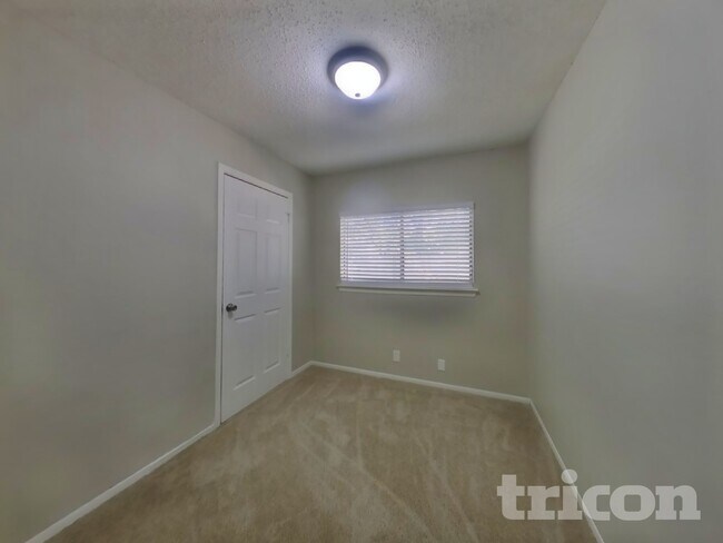 Building Photo - 4111 Sunrise Crest Dr