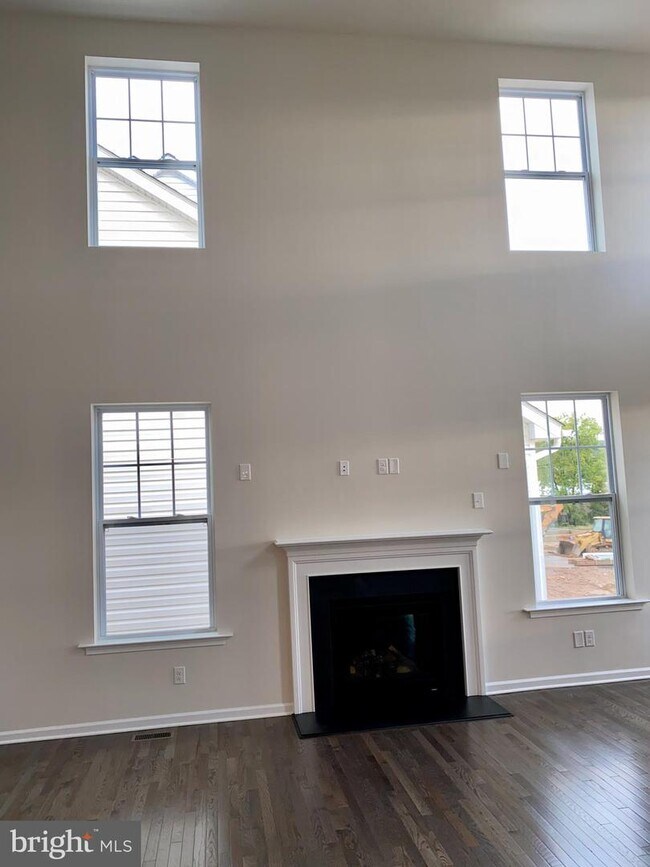 Building Photo - 730 Houston St