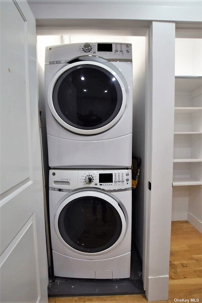 Building Photo - 48-54-54 46th St