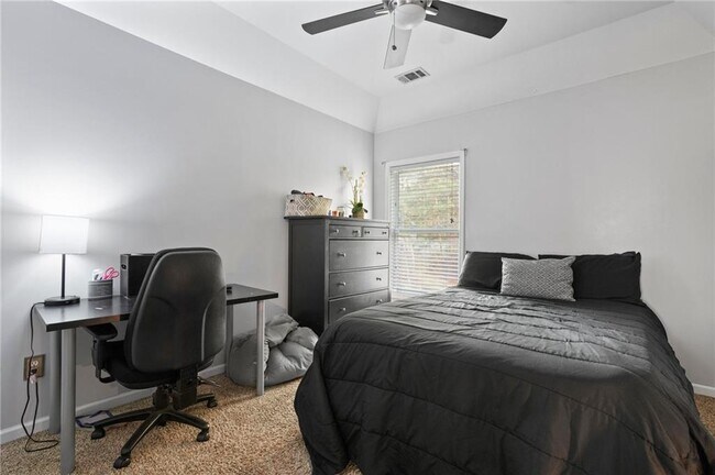 Building Photo - 3224 Wolf Club Ln SW