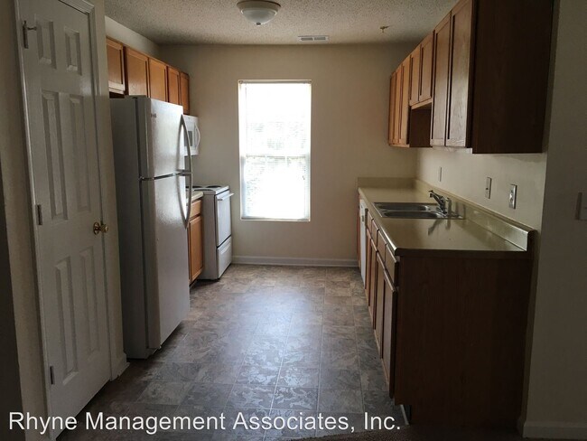 Building Photo - 4800 Avenida Del Sol Dr