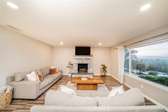 Building Photo - 4659 Crestview Dr