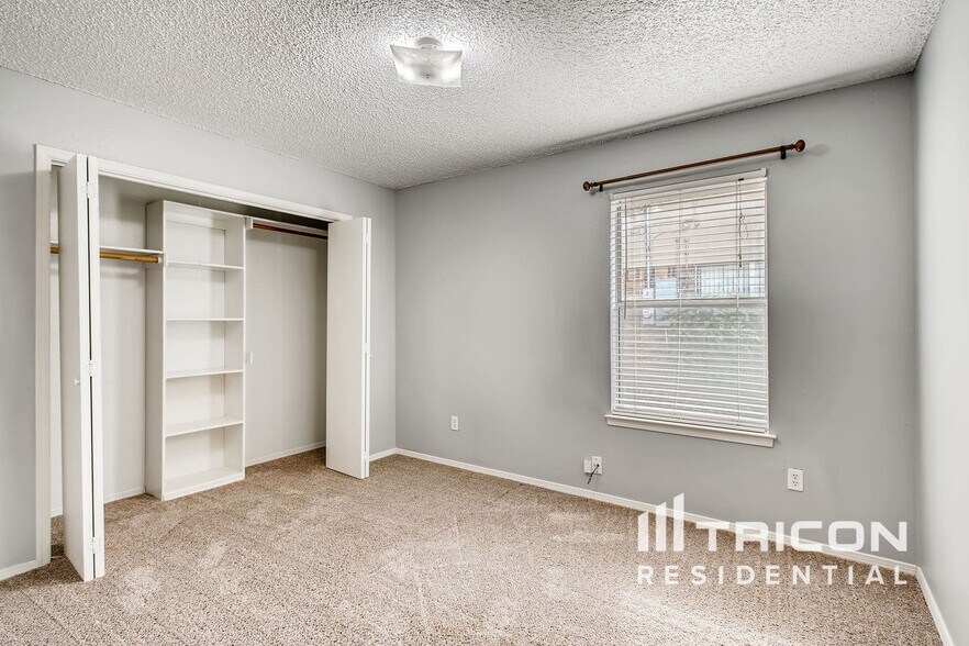 Building Photo - 5705 Teal Ridge Dr