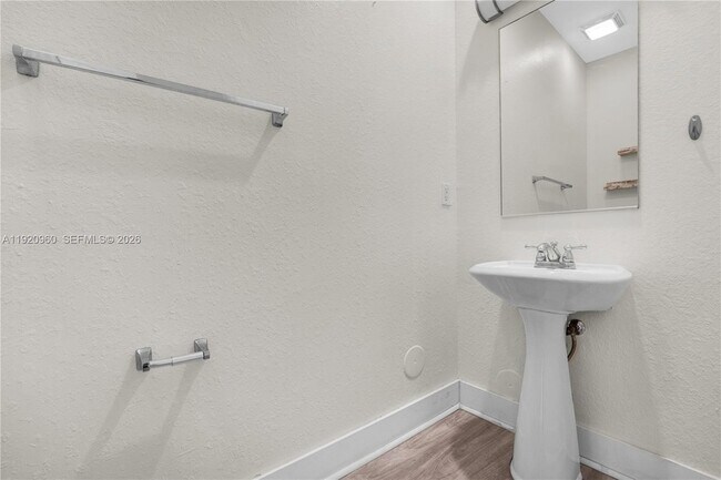 Building Photo - 10870 NW 88th Terrace