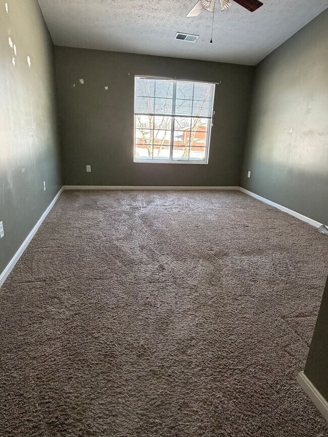 Building Photo - Superb Two Bedroom/Two Bath Condo In Beavercreek