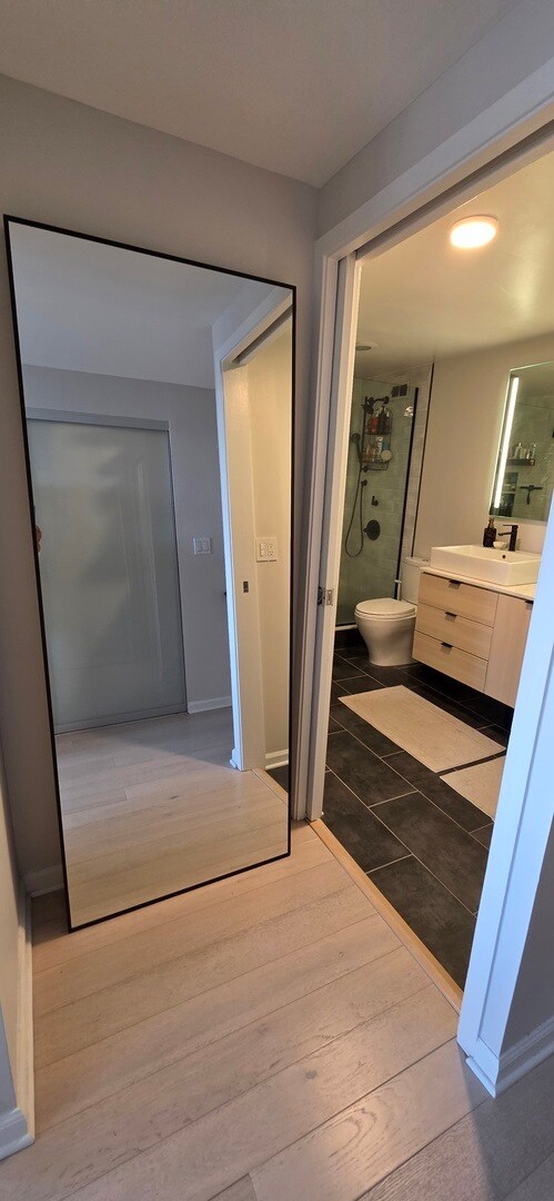 Building Photo - 1221 N Dearborn Pkwy