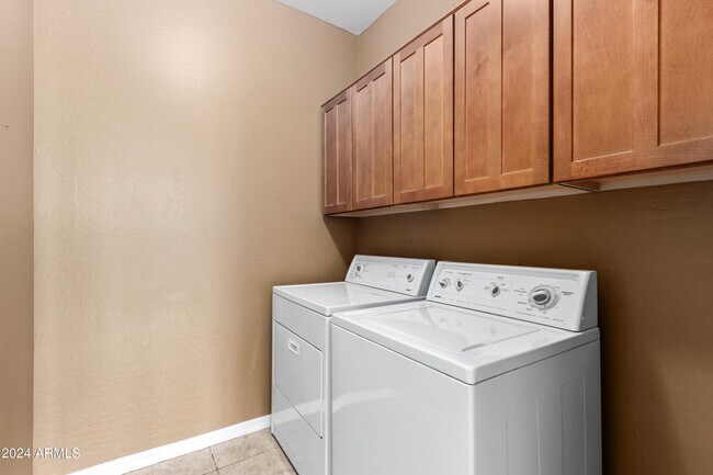 Building Photo - 17020 E Kiwanis Dr