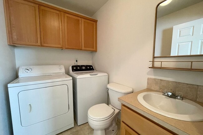 Building Photo - Fantastic Kenton Home with Central A/C, Wa...