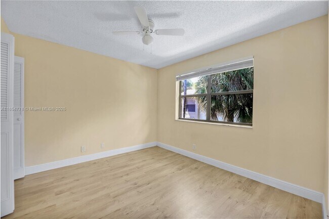 Building Photo - 1256 S Military Trail