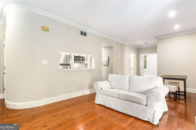 Building Photo - 2840 Peachtree Rd