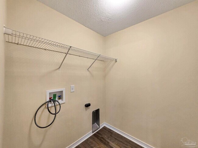 Building Photo - 690 Mozingo Ln