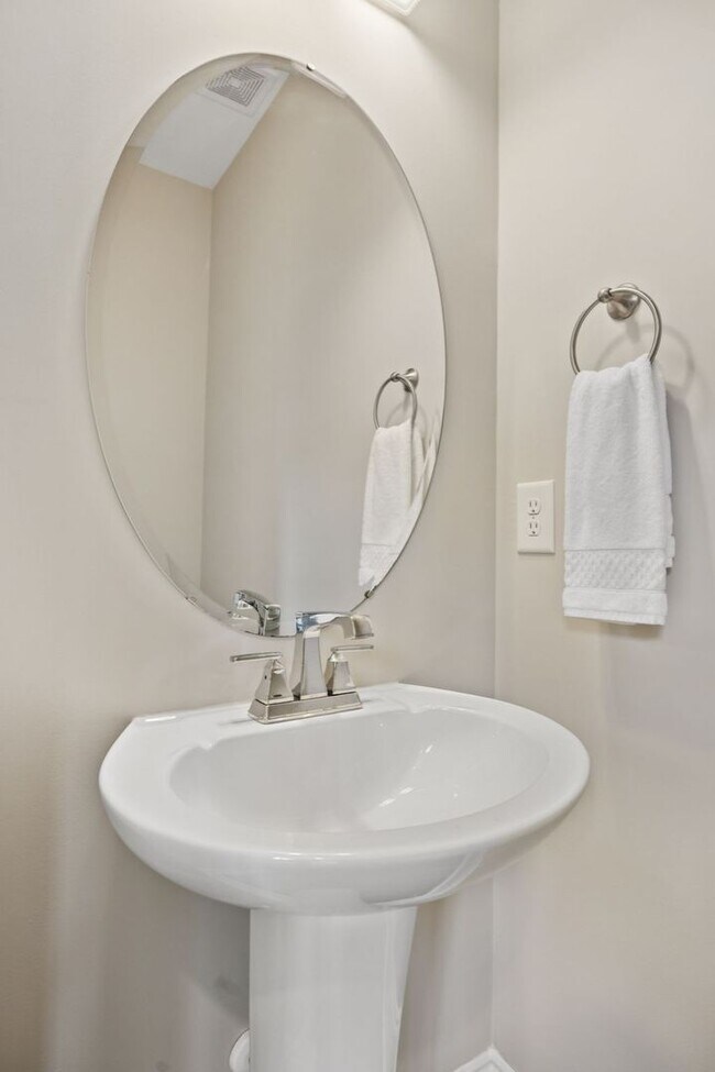 Building Photo - **UPGRADED 2022-BUILT HOME IN DESIRABLE NE...