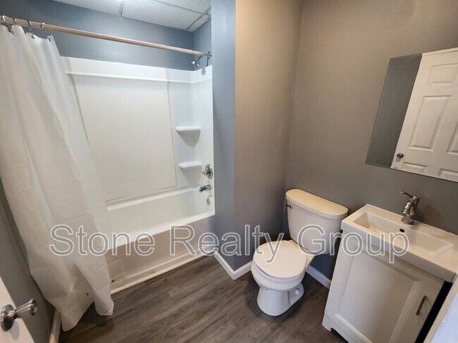 Building Photo - 2333 N 14th St