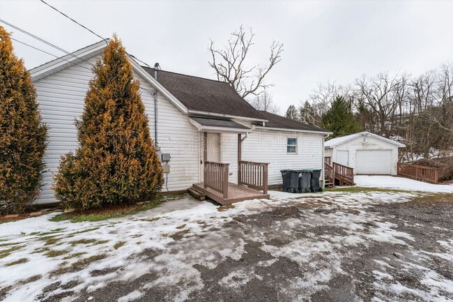 Building Photo - 127 Haymond Hwy