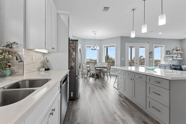 Building Photo - 4111 Isla Del Sol Dr