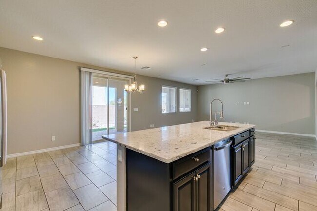 Building Photo - Beautiful Next-Gen Home with Private Entry Suite & Spacious Backyard * MOVE IN SPECIAL*