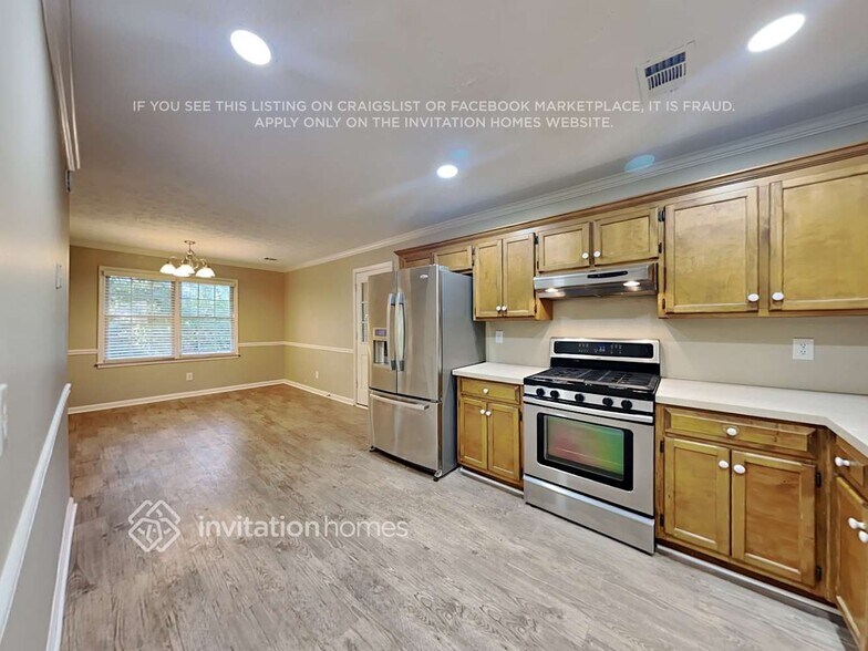 Building Photo - 1055 Burning Bush Dr
