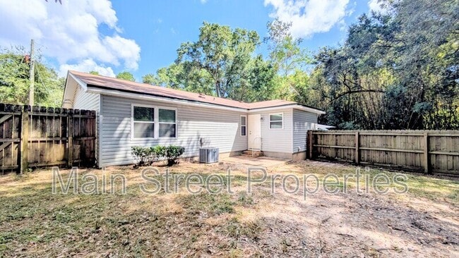 Building Photo - 9648 Hollowbrook Dr