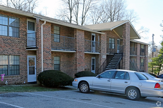 Building Photo - Poplar Gardens